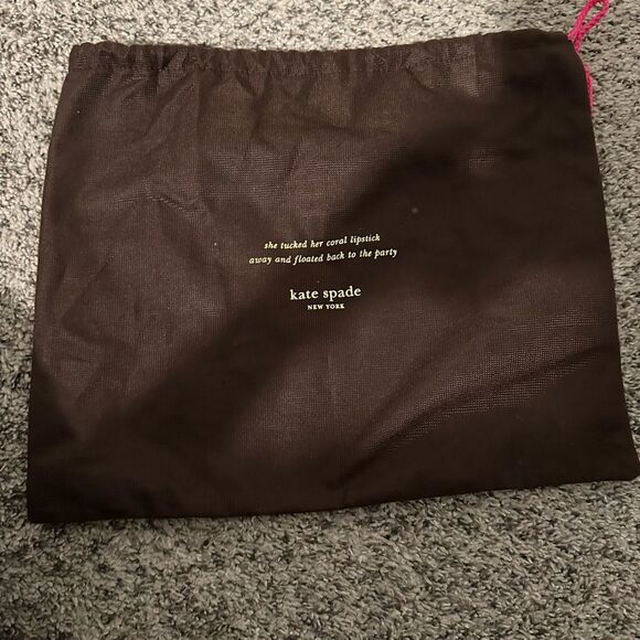 Kate Spade Cream and Black Leather Shoulder Bag with Chain Strap Bow Dust Bag - Picture 7 of 10